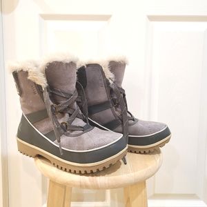 Used Sorel winter boots with fur lining